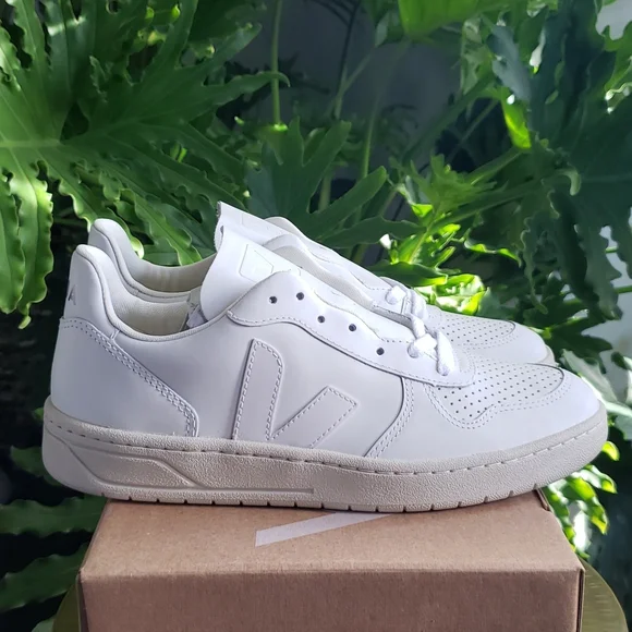 Veja V-10 Leather Sneakers - Picture 9 of 16